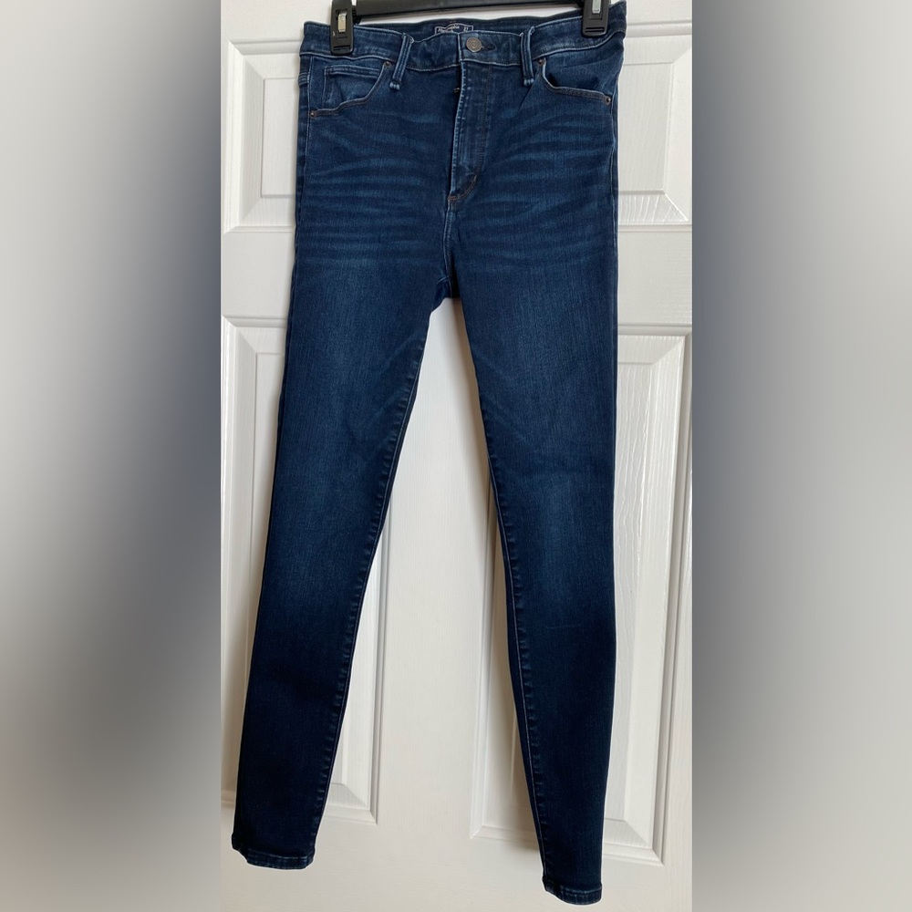 Abercrombie & Fitch SIMONE HIGH RISE
SUPER SKINNY